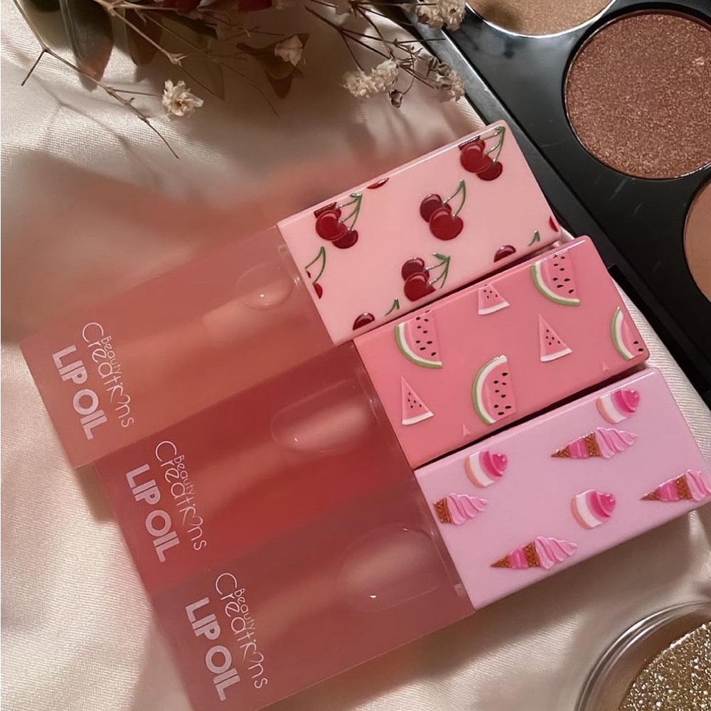 Lip oils